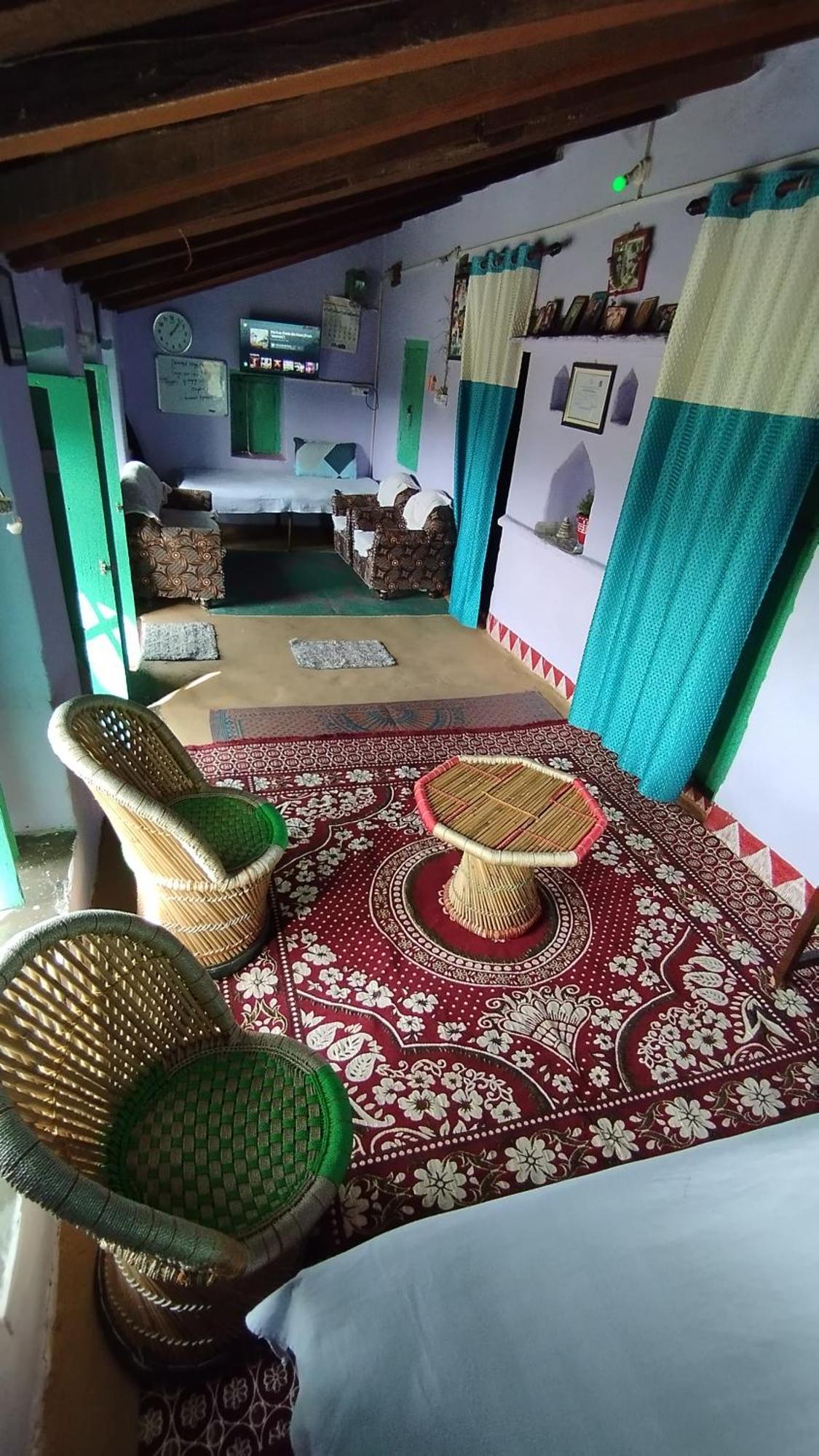Dwarahat Village Farmstay- Babaji'S Cave Rom bilde