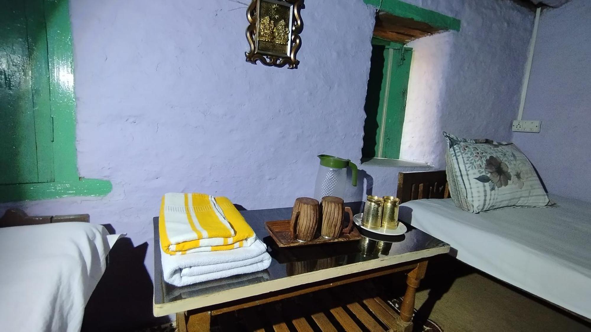 Dwarahat Village Farmstay- Babaji'S Cave Rom bilde